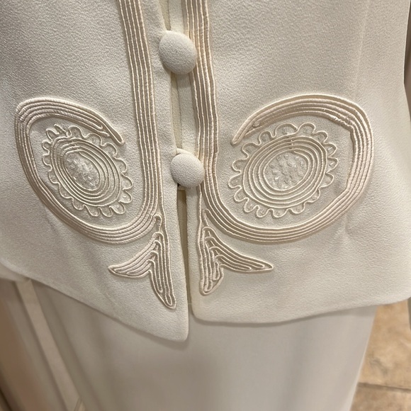 ADRIENNA PAPELL Elegant Suit Ivory Absolutely Beautiful Size 8 - Picture 3 of 16